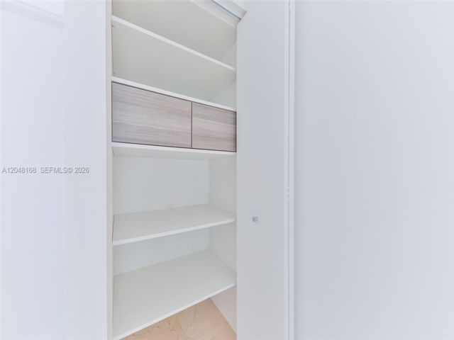 [PHOTO]