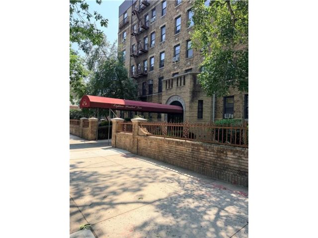  1 BR,  1.00 BTH &nbsp;Co-op style home in Homecrest