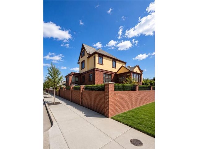  8 BR,  6.00 BTH &nbsp;Multi-family style home in Marine Park