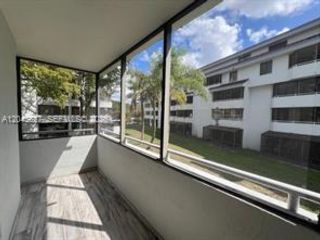 [PHOTO]