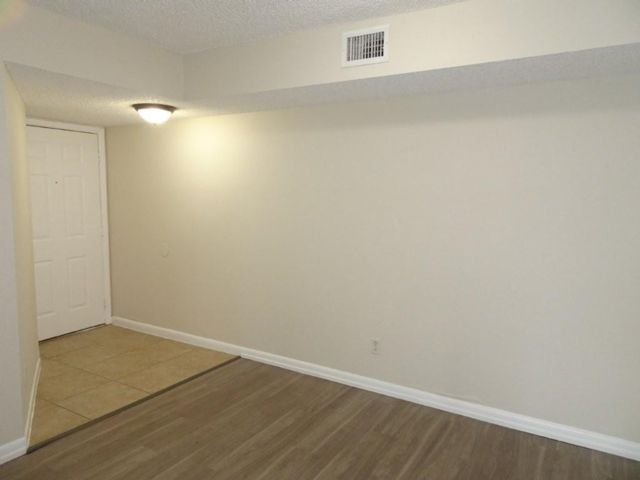 [PHOTO]