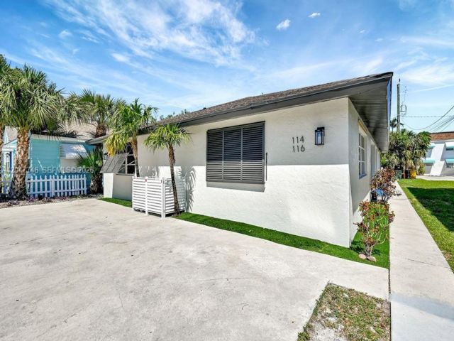  2 BR,  2.00 BTH &nbsp; style home in Lake Worth