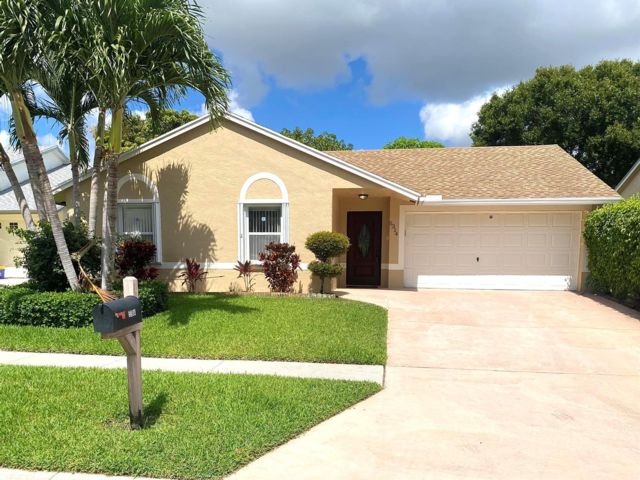  3 BR,  2.00 BTH &nbsp; style home in Lake Worth