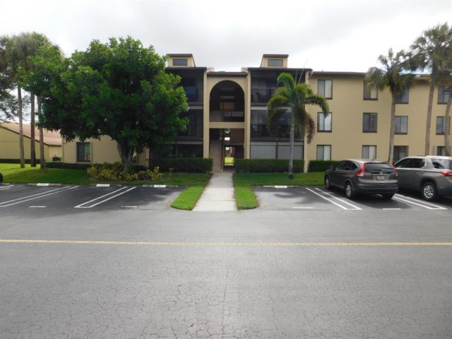  2 BR,  2.00 BTH &nbsp; style home in Green Acres
