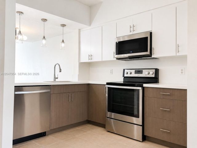  2 BR,  1.50 BTH &nbsp; style home in Weston