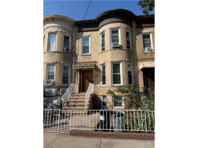 Studio,  3.00 BTH &nbsp;Multi-family style home in Dyker Heights