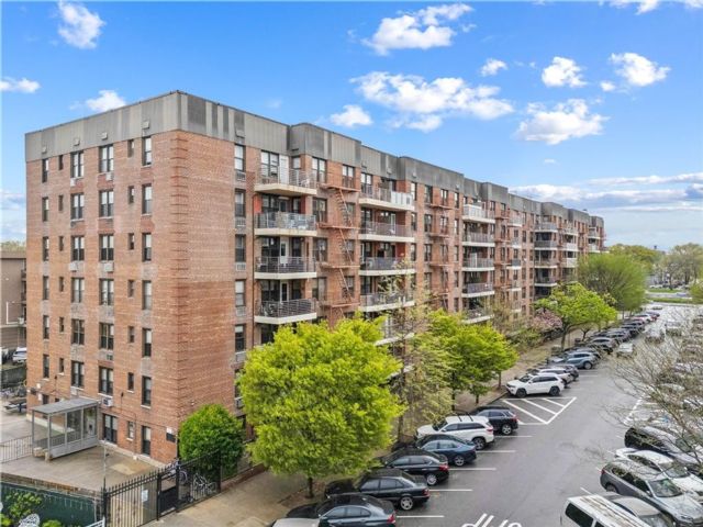  1 BR,  1.00 BTH &nbsp;Co-op style home in Sheepshead Bay
