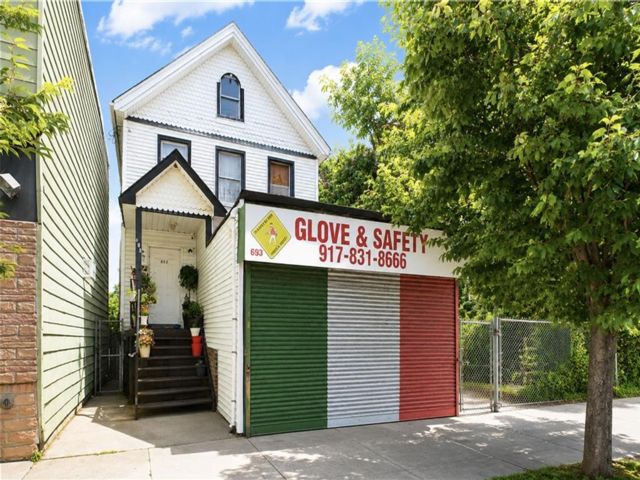 Studio,  0.00 BTH &nbsp;Mixed use style home in West Brighton