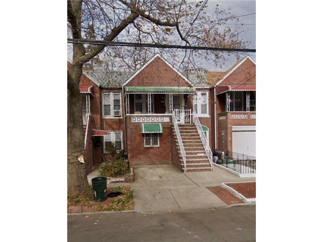  4 BR,  2.00 BTH &nbsp;Multi-family style home in Flatlands