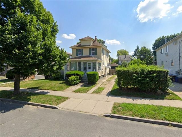  3 BR,  2.00 BTH &nbsp;Single family style home in Rosedale