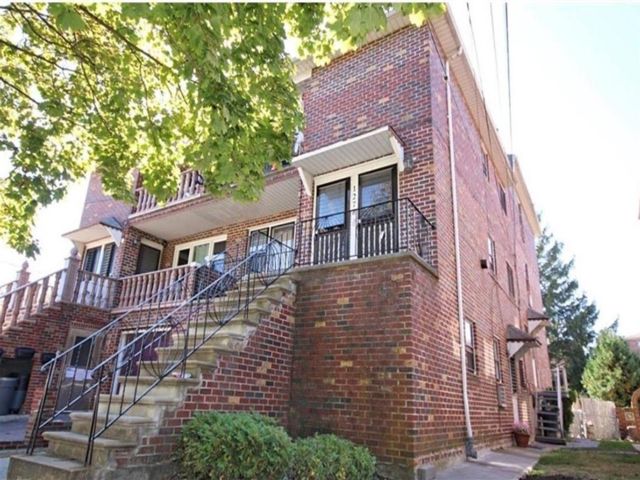  8 BR,  7.00 BTH &nbsp;Multi-family style home in Georgetown