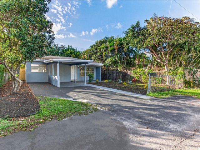  4 BR,  2.00 BTH &nbsp; style home in Fort Lauderdale