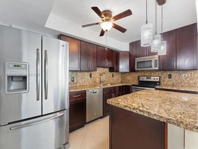  3 BR,  3.00 BTH &nbsp; style home in Fort Lauderdale