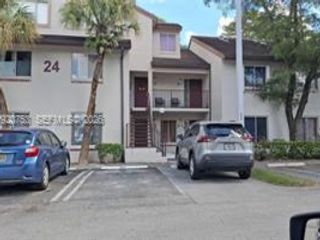  2 BR,  2.00 BTH &nbsp;Condo style home in Miami