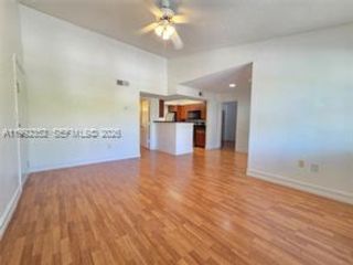  2 BR,  2.00 BTH &nbsp;Condo style home in Miami