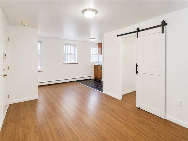 [Soho Real Estate, listing number 3344673]