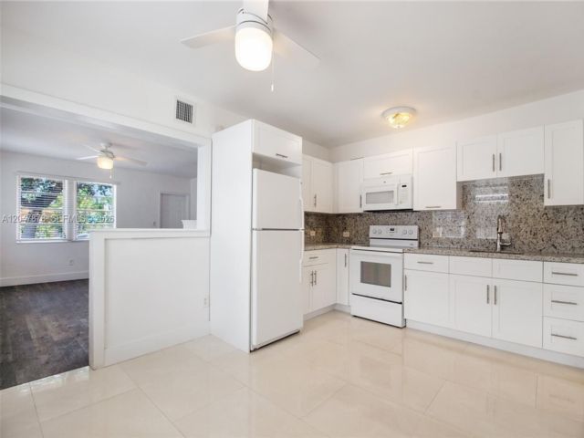  2 BR,  1.50 BTH &nbsp; style home in Miami
