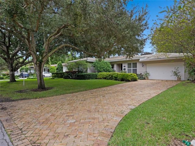  3 BR,  3.00 BTH &nbsp; style home in Coral Gables