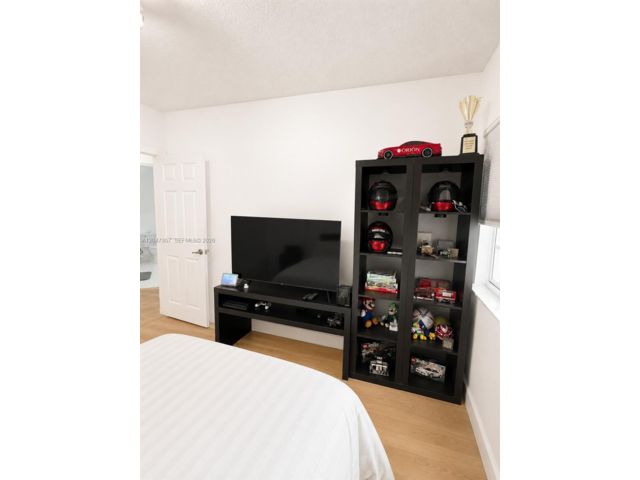 [PHOTO]