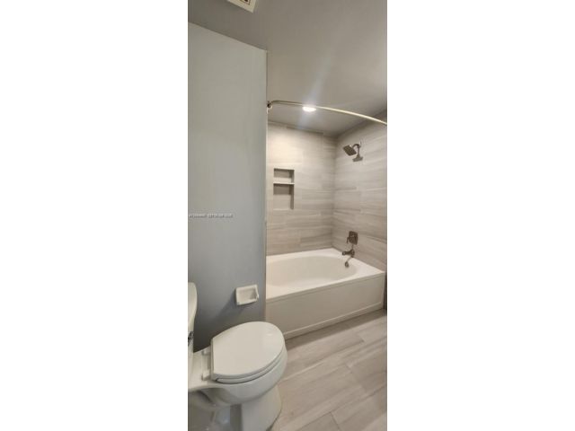 [PHOTO]