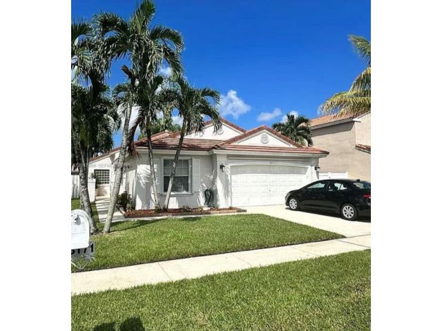  3 BR,  2.00 BTH &nbsp; style home in Pembroke Pines