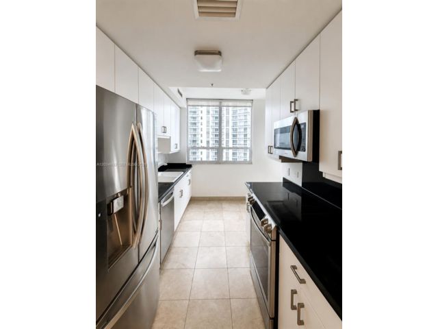  2 BR,  2.00 BTH &nbsp; style home in Miami