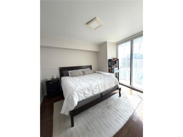[PHOTO]