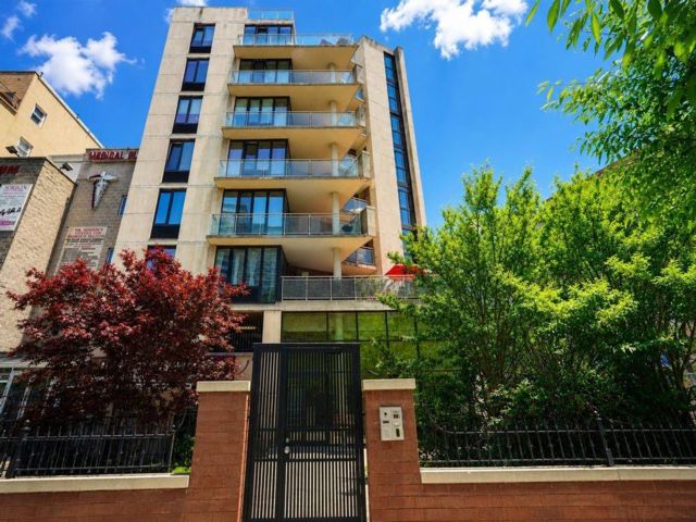  1 BR,  1.00 BTH &nbsp;Condominium style home in Brighton Beach