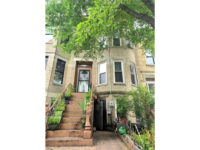  5 BR,  0.00 BTH &nbsp;Multi-family style home in Crown Heights