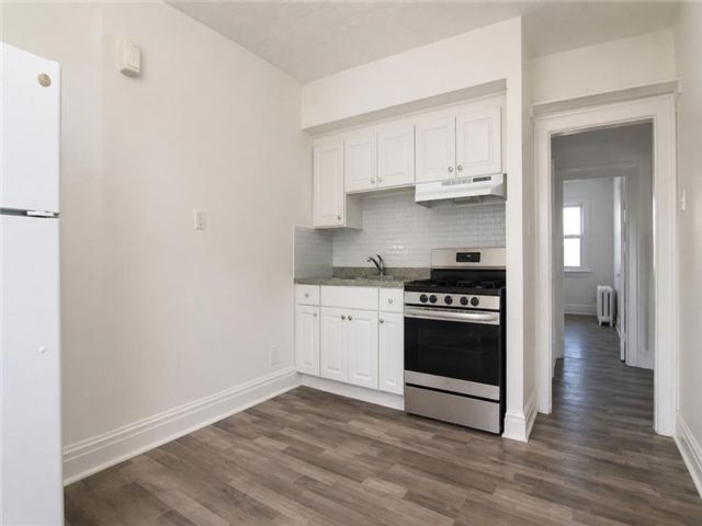  2 BR,  1.00 BTH &nbsp;Multi-family style home in Bensonhurst