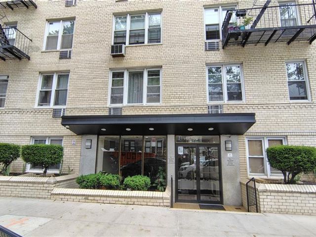  2 BR,  1.00 BTH &nbsp;Co-op style home in Bath Beach