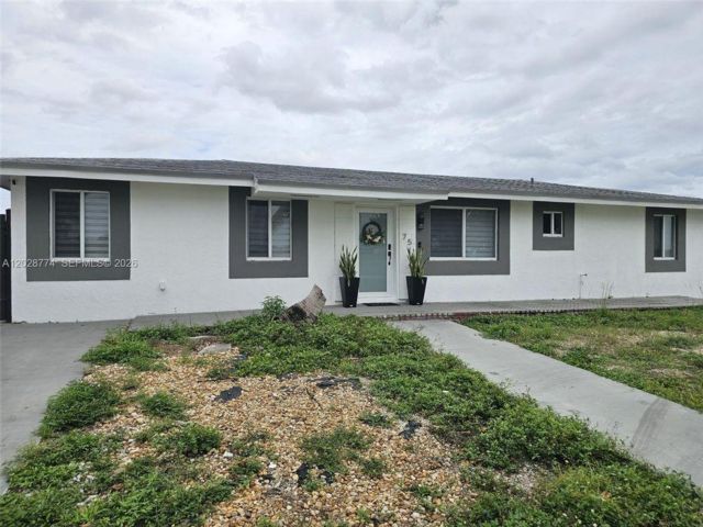  3 BR,  2.00 BTH &nbsp; style home in Homestead