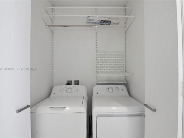 [PHOTO]