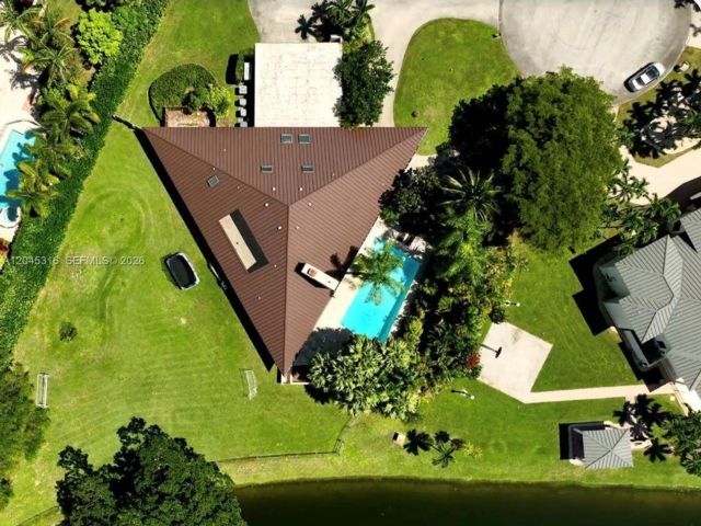  5 BR,  3.50 BTH &nbsp; style home in Kendall