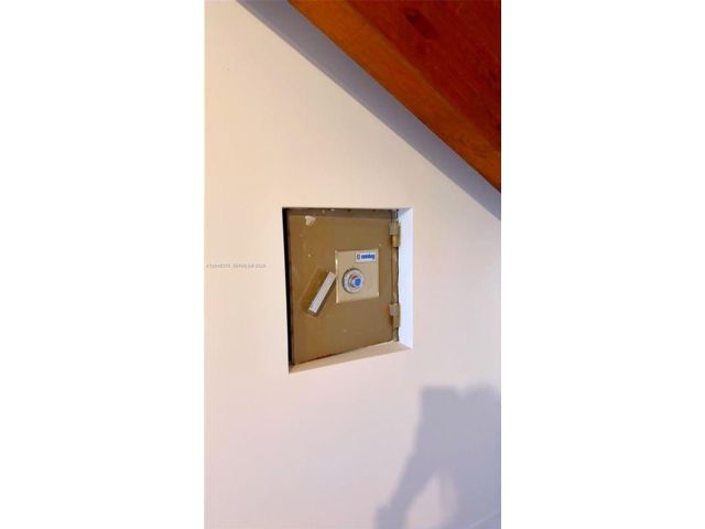 [PHOTO]