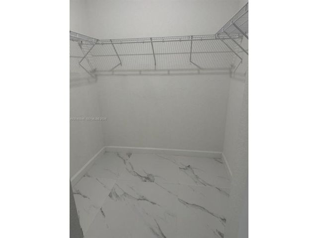 [PHOTO]
