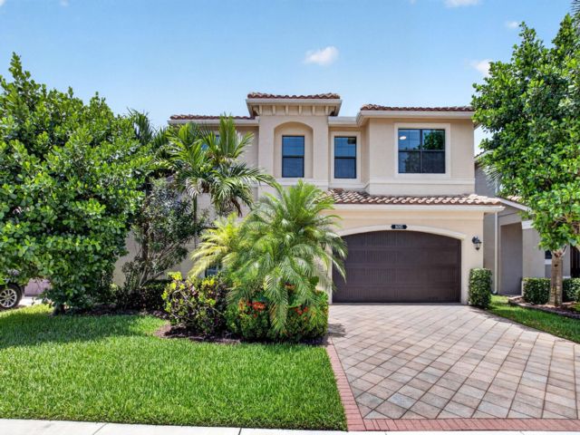  5 BR,  4.00 BTH &nbsp;2 story style home in Delray Beach