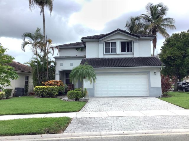  4 BR,  2.50 BTH &nbsp; style home in Plantation