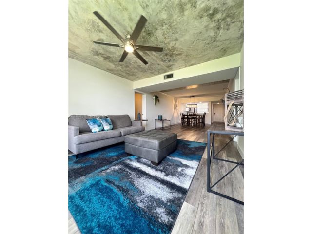  2 BR,  2.00 BTH &nbsp; style home in Davie