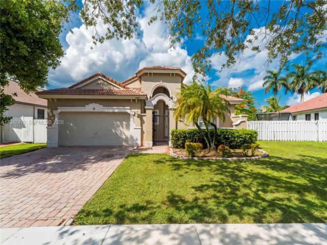  4 BR,  3.00 BTH &nbsp; style home in Hollywood