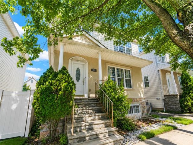 Studio,  4.00 BTH &nbsp;Multi-family style home in Mariners Harbor