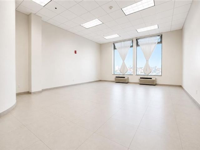Studio,  0.00 BTH &nbsp;Commercial style home in Sunset Park