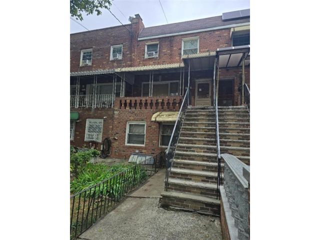 Studio,  0.00 BTH &nbsp;Multi-family style home in Canarsie