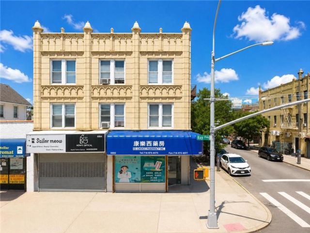 Studio,  0.00 BTH &nbsp;Mixed use style home in Bensonhurst