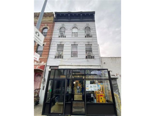 Studio,  0.00 BTH &nbsp;Mixed use style home in Boro-park