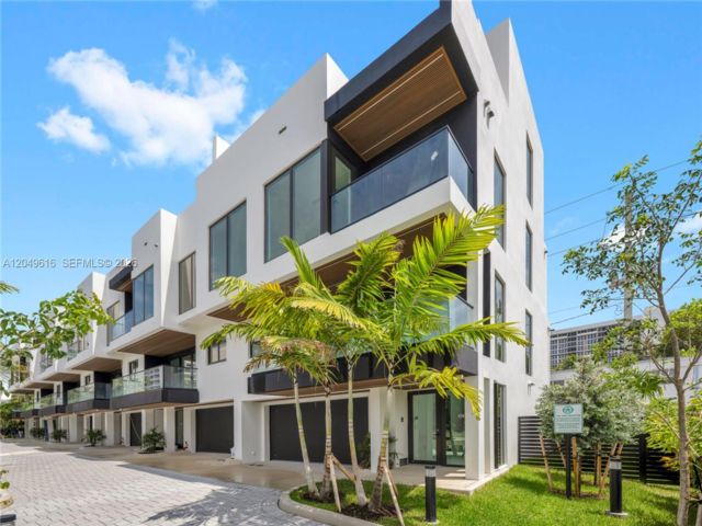  3 BR,  3.50 BTH &nbsp; style home in Pompano Beach