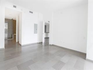 [PHOTO]