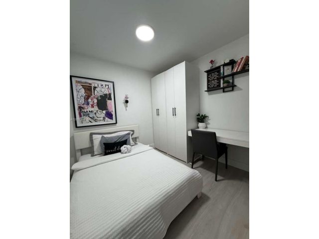 [PHOTO]
