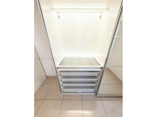 [PHOTO]