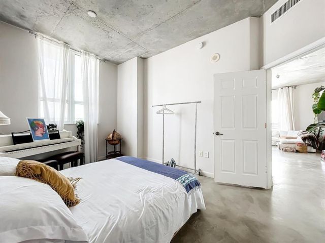 [PHOTO]